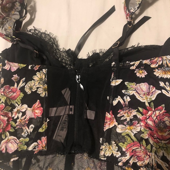 Victoria’s Secret Dream Angel’s Unlined Bustier Bra Top - Picture 3 of 9